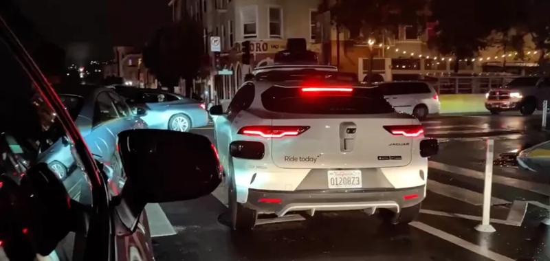 Waymo Robotaxis Stalled in San Francisco Blackout, Service Suspended