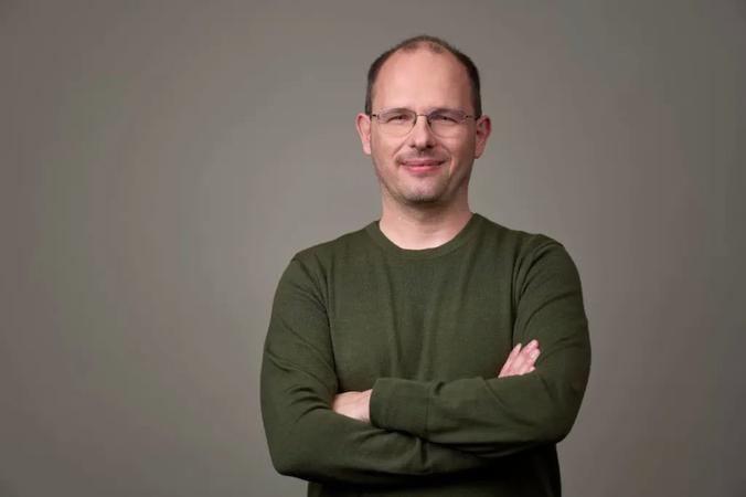 Former GitHub CEO Raises $60M for AI Code Management Startup Entire