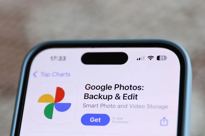 Google Photos Reintroduces Classic Search Toggle, Pausing AI-Powered 'Ask Photos