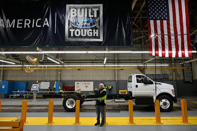 Ford Hires 350 Veteran Engineers After AI Quality Systems Fail to Deliver Expected Results