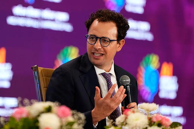 Anthropic CEO Dario Amodei Reveals 3 Strategies to Pace AI Development, Commits to One
