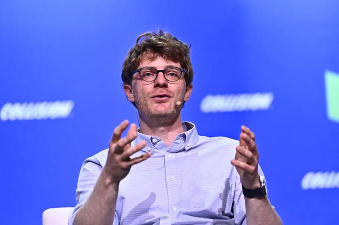 Recursive Launches Flint: Self-Improving AI Debuts Free Coding Model That Runs on a Laptop